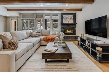 New Listing 3 BR 3 BA Updated Condo -pool Hot-tub