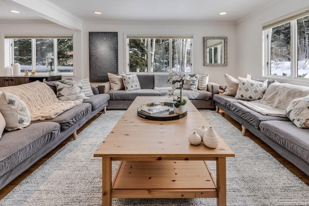 5 BR Updated Aspen Home - Stunning Views