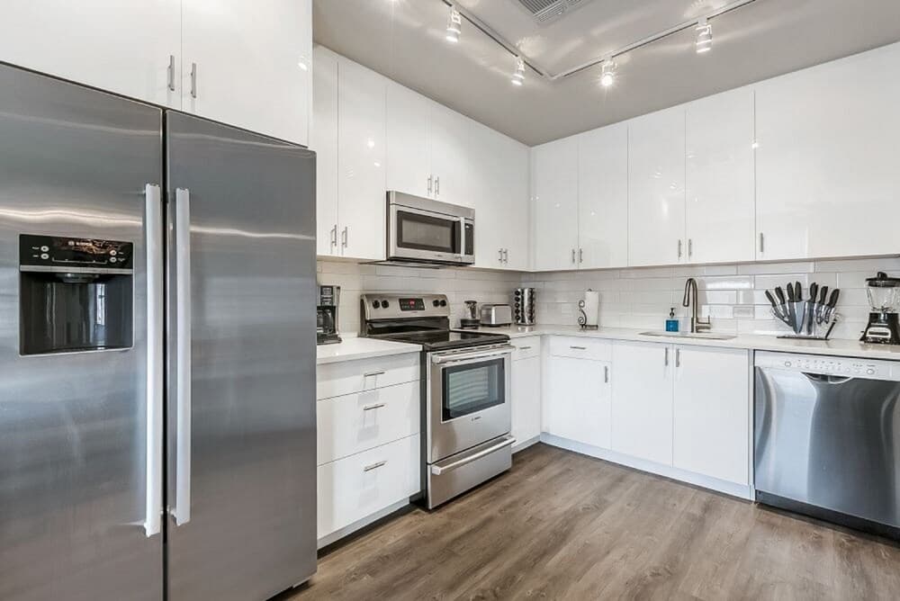 Modern 1BR Condos in California Building