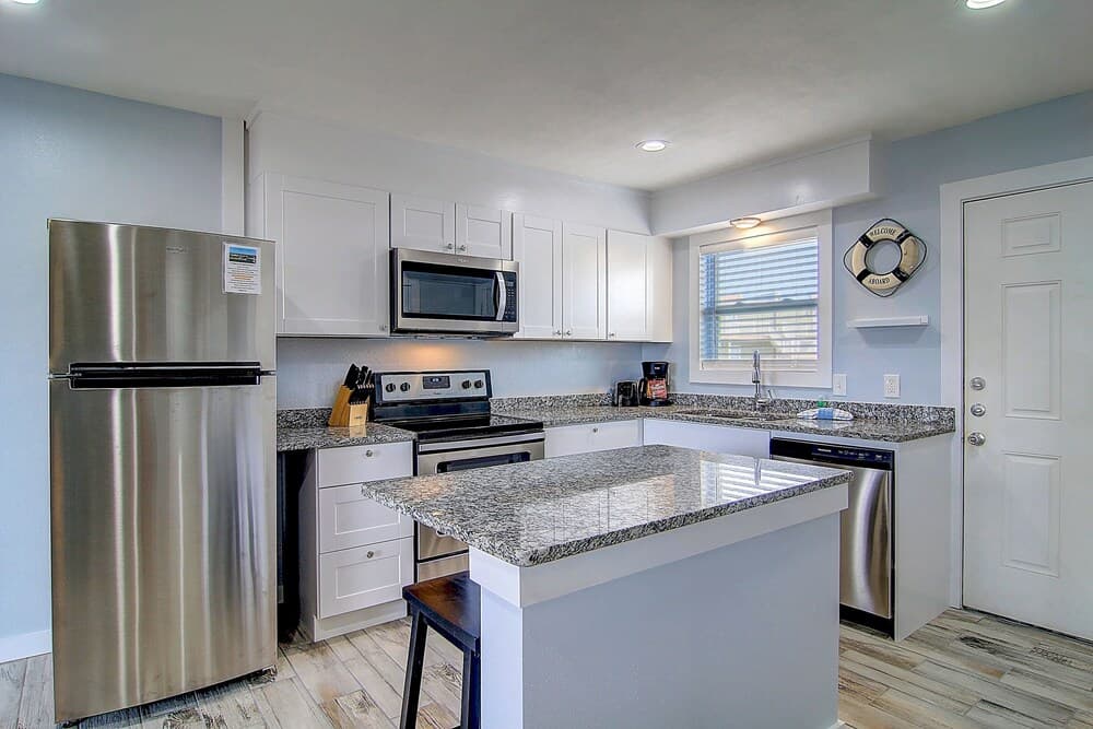 Bay Tree C1 1 Bedroom Condo by Redawning