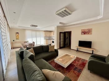 Clinique daily rent apartment