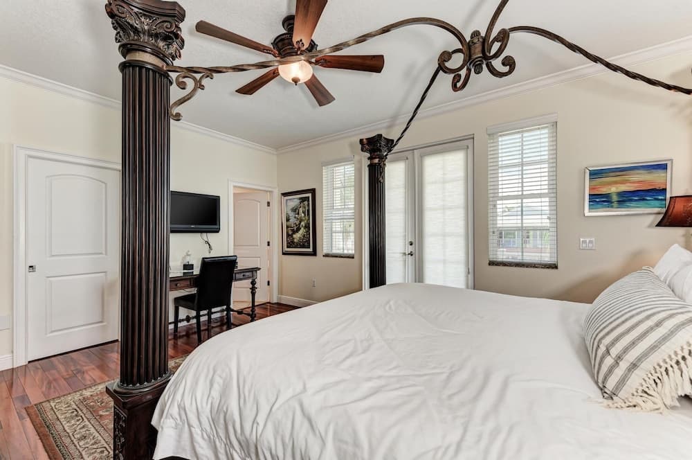 Beautiful Northshore Beauty- 5 Bed-4ba Private Pool Great Location