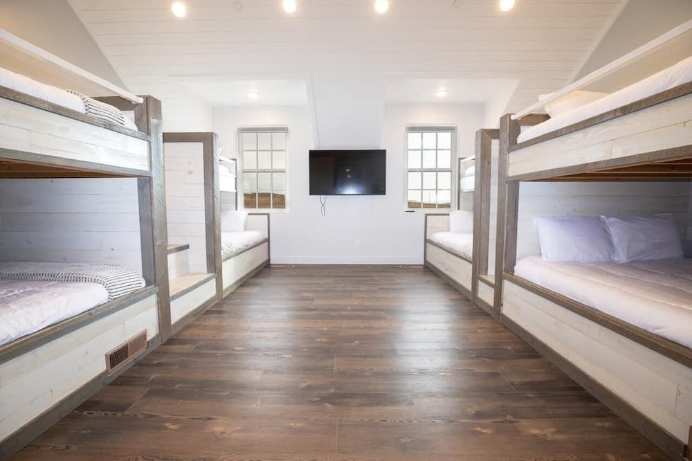 Eagle View #f8 4 Bedroom Townhouse