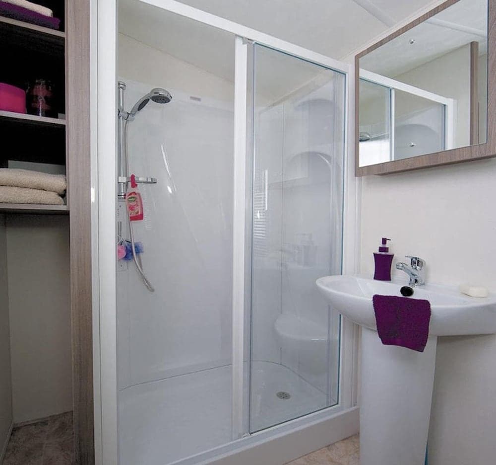 Stunning 4-bed Caravan in Mablethorpe Sleeps 10