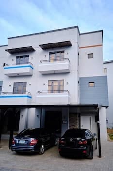 Hendon Luxury Apartment