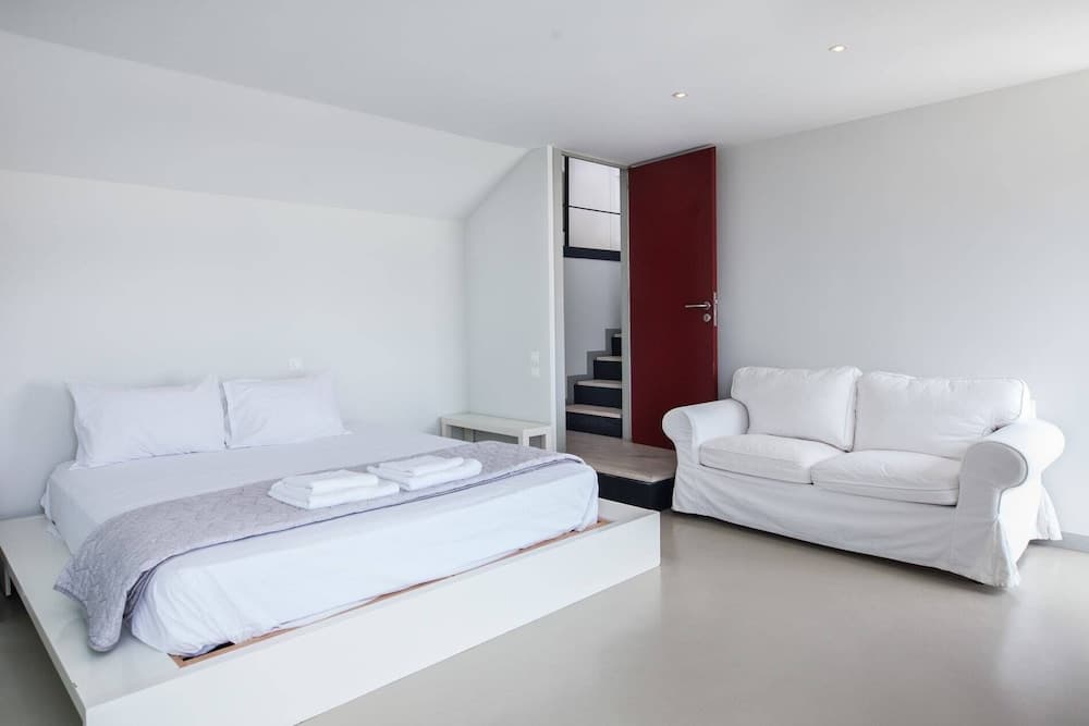 Penthouse w 360 View of Athens and Gym