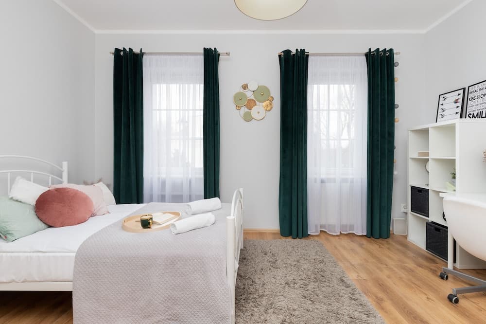 Spacious Family Apartment by Renters