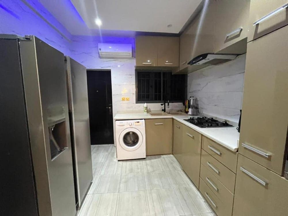 Modern Luxury 3 Bed With Pool & Gym in Lekki