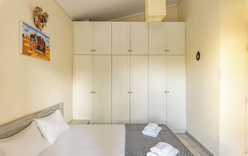 Angel Luxury Apartment in Kriopigi