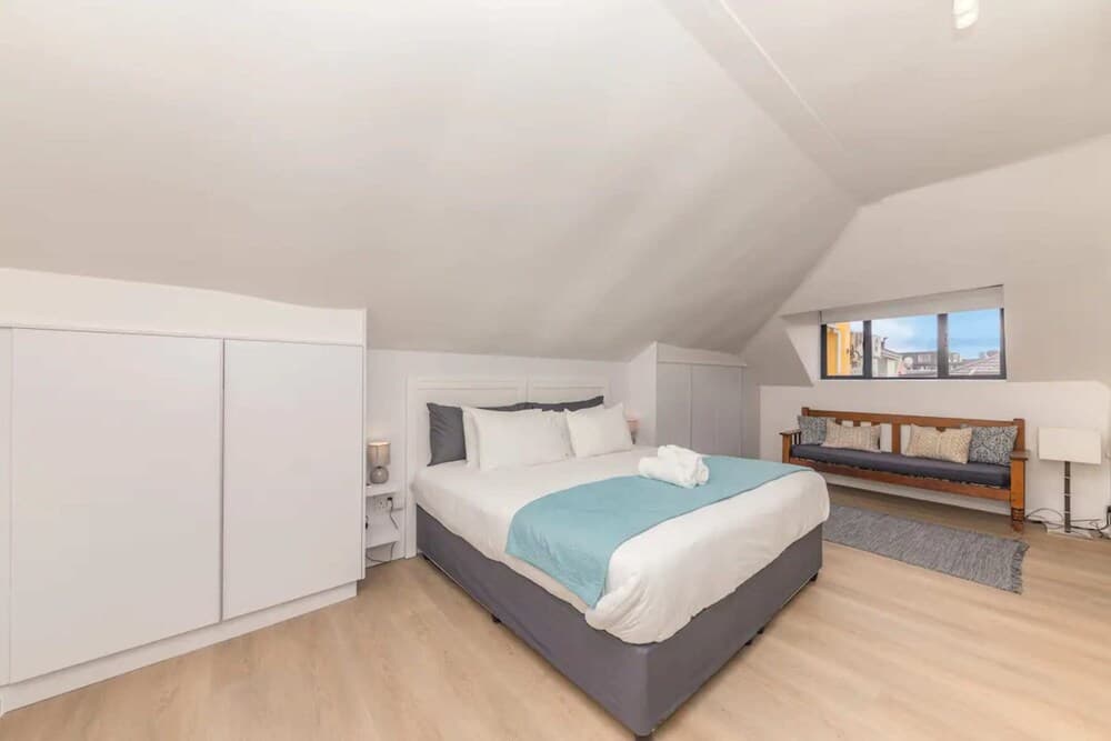 Magnificent 4 BD Home in Gardens With a Pool