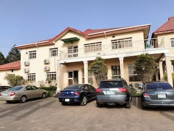 Steffan Hotel and Suites