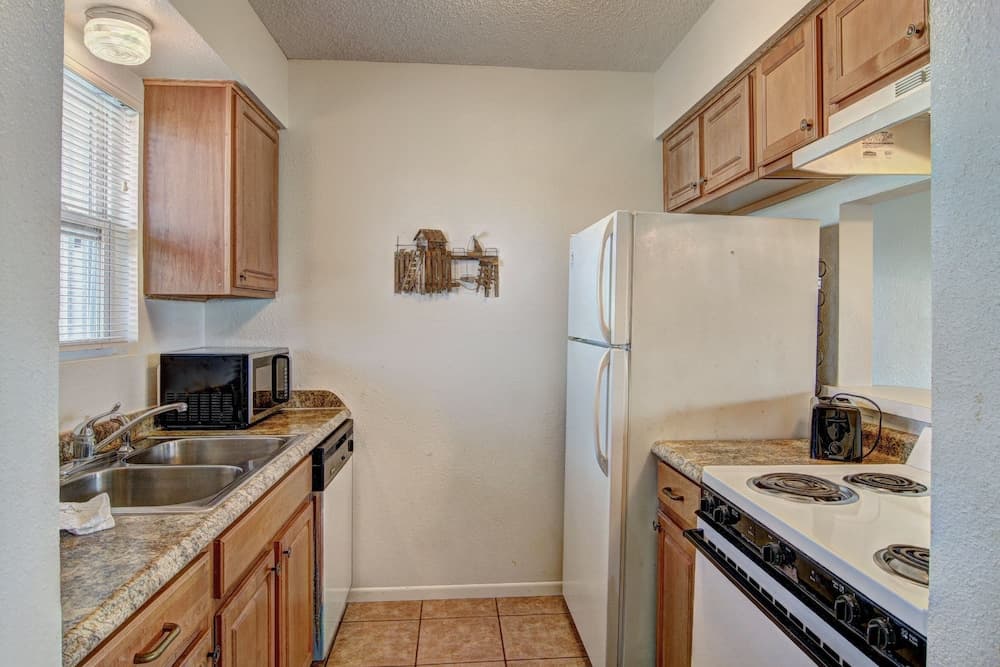 Bay Tree D11/12 2 Bedroom Condo by Redawning