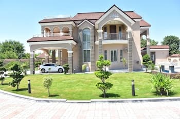 Entire 6-bed Garden Villa