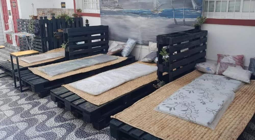 Le Chat Qui Peche Hostel