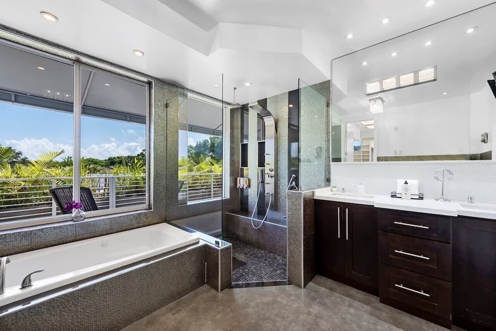 Modern Home w/ Roof Deck & Pool