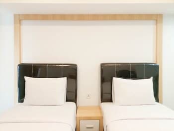 Modern Studio At De Prima Apartment