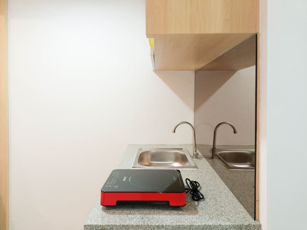 Modern Studio At De Prima Apartment