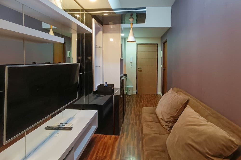 Simply 1Br At 31St Floor Vida View Makassar Apartment
