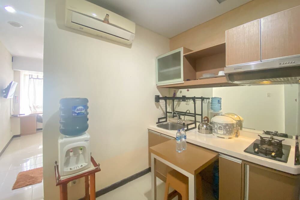 Simply Look And Comfy Studio Nifarro Park Apartment