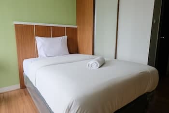Best Deal Studio At Easton Park Residence Jatinangor Apartment