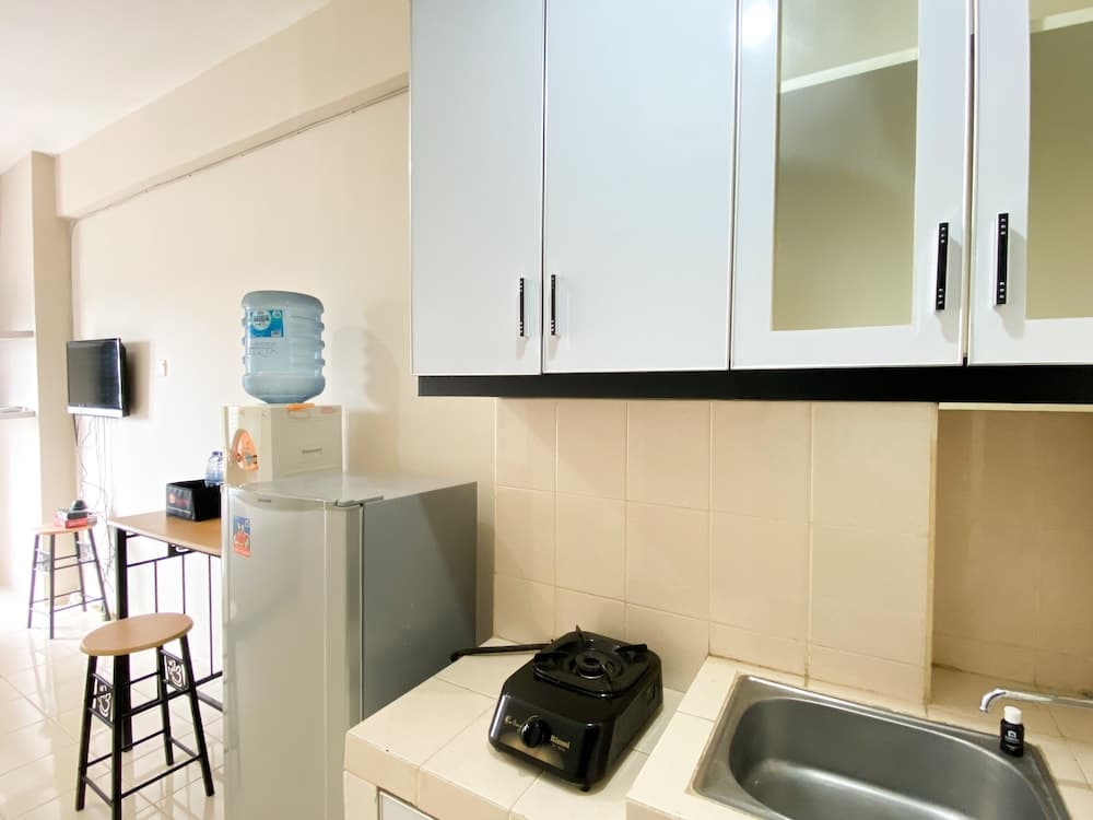 Warm And Restful Studio Room Sunter Park View Apartment