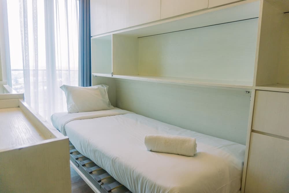 Spacious And Homey 2Br At Tree Park City Cikokol Apartment