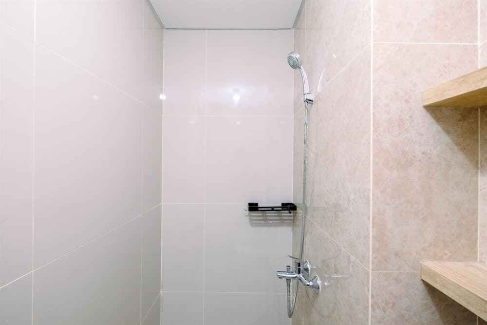 Minimalist And Good Deal Studio Transpark Cibubur Apartment