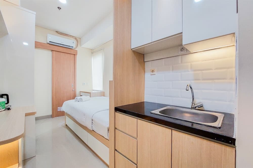 Cozy Stay Studio Apartment At B Residence