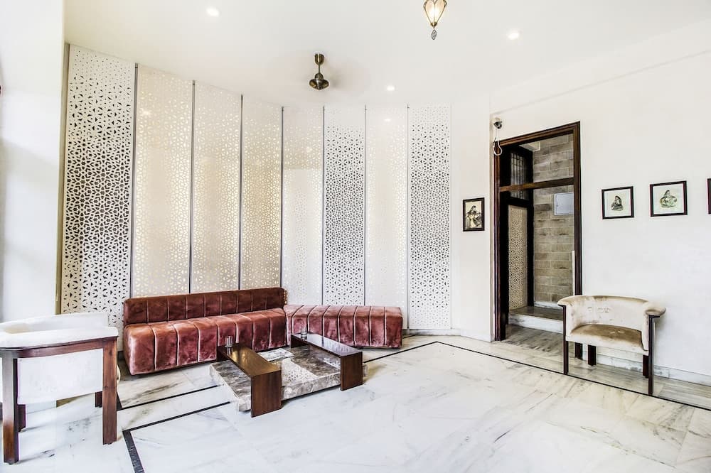Fabhotel Jaipur Villa