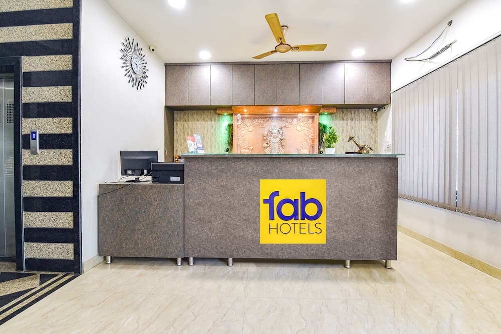 Fabhotel Vardan Villa