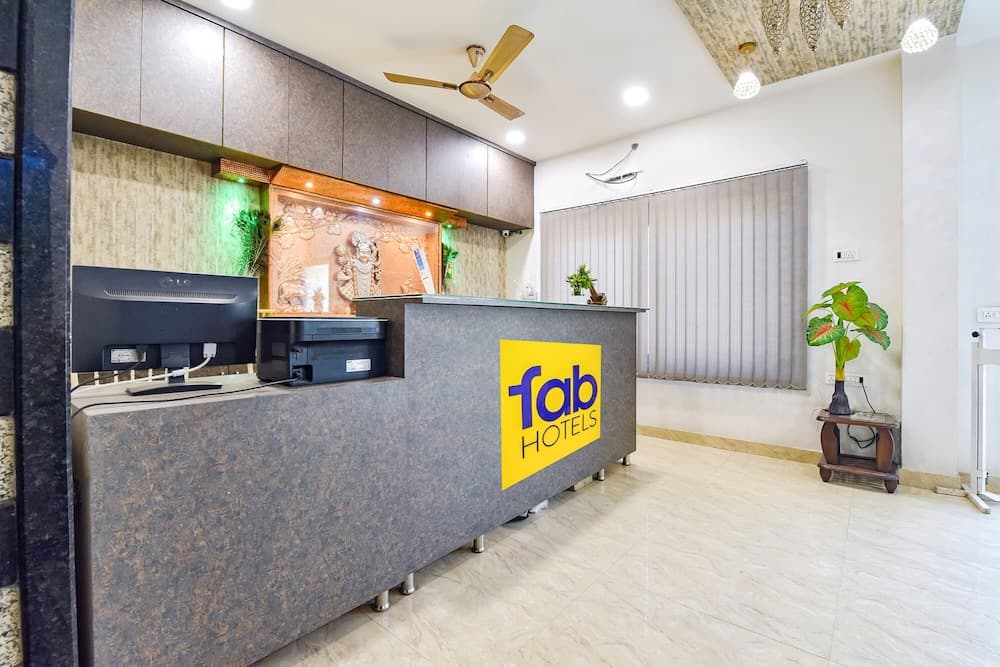 Fabhotel Vardan Villa