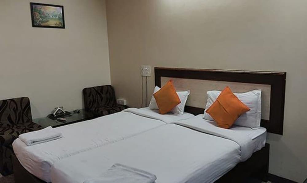 Fabhotel Shreeyash Residency