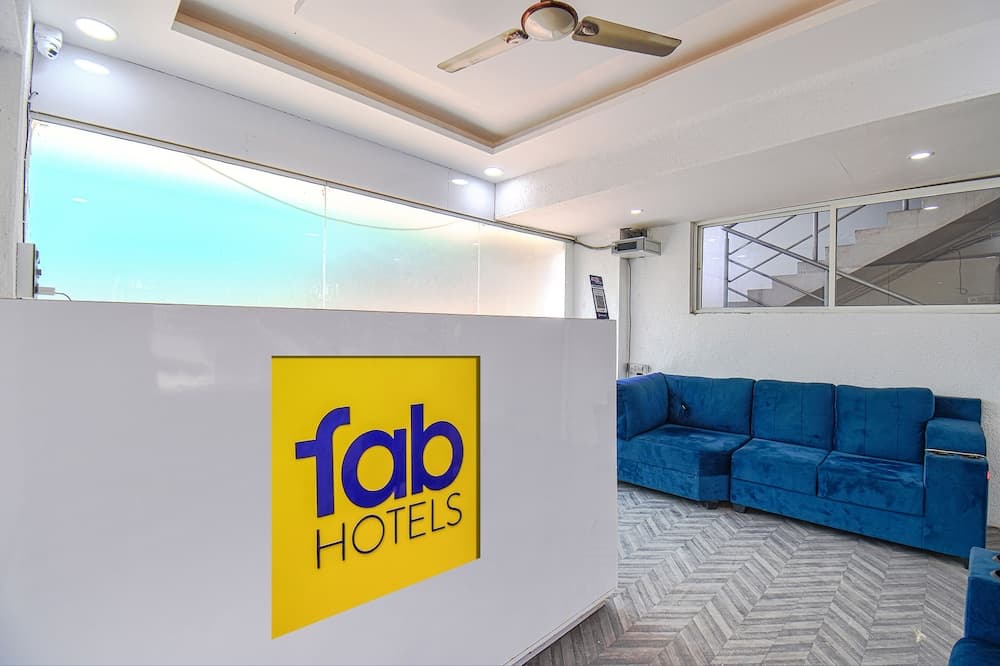 Fabhotel Red Velvet Inn & Suites