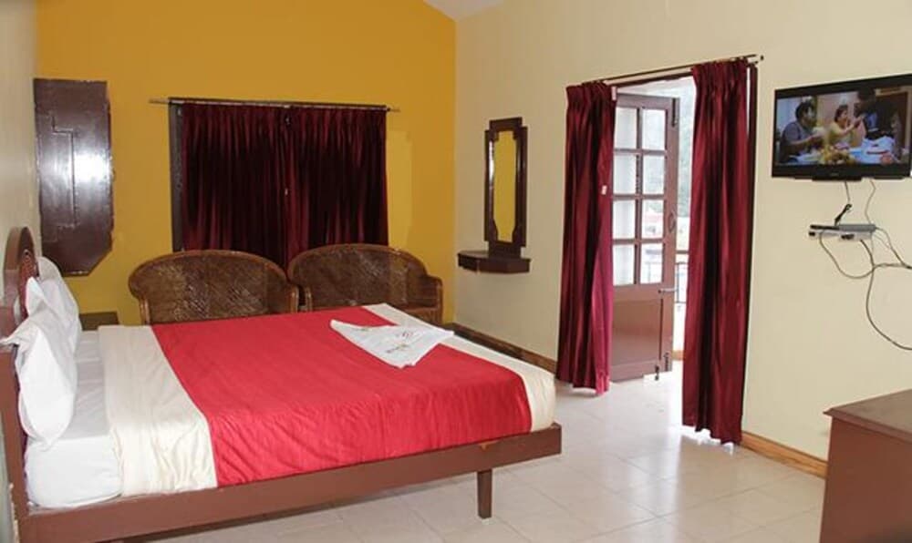 Fabhotel Raaja Purnima Residency