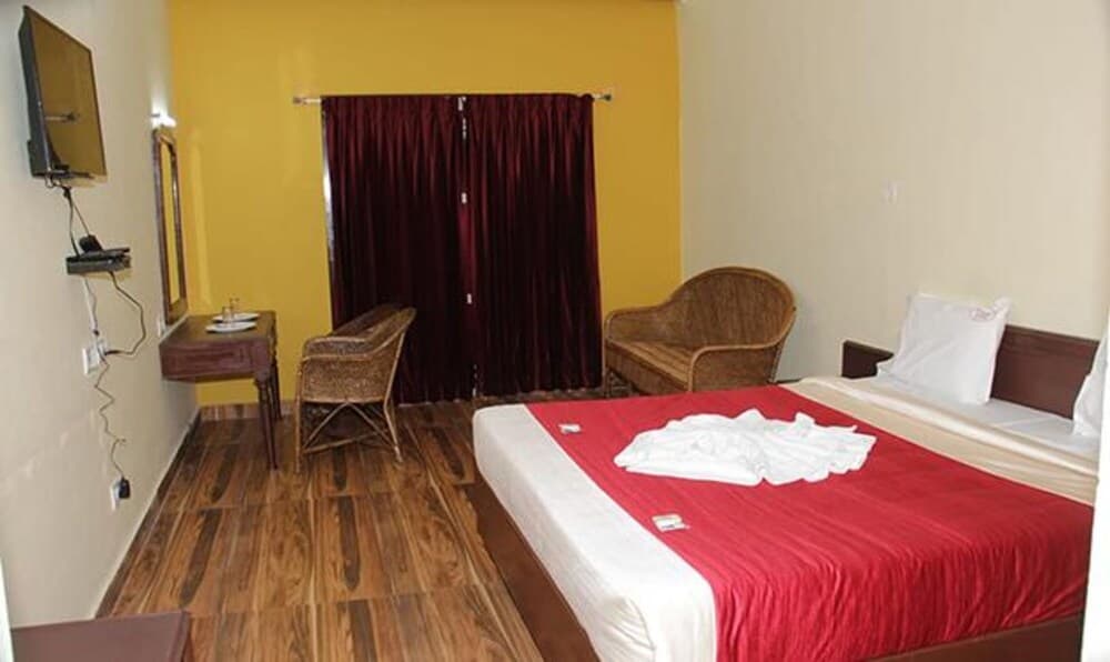 Fabhotel Raaja Purnima Residency