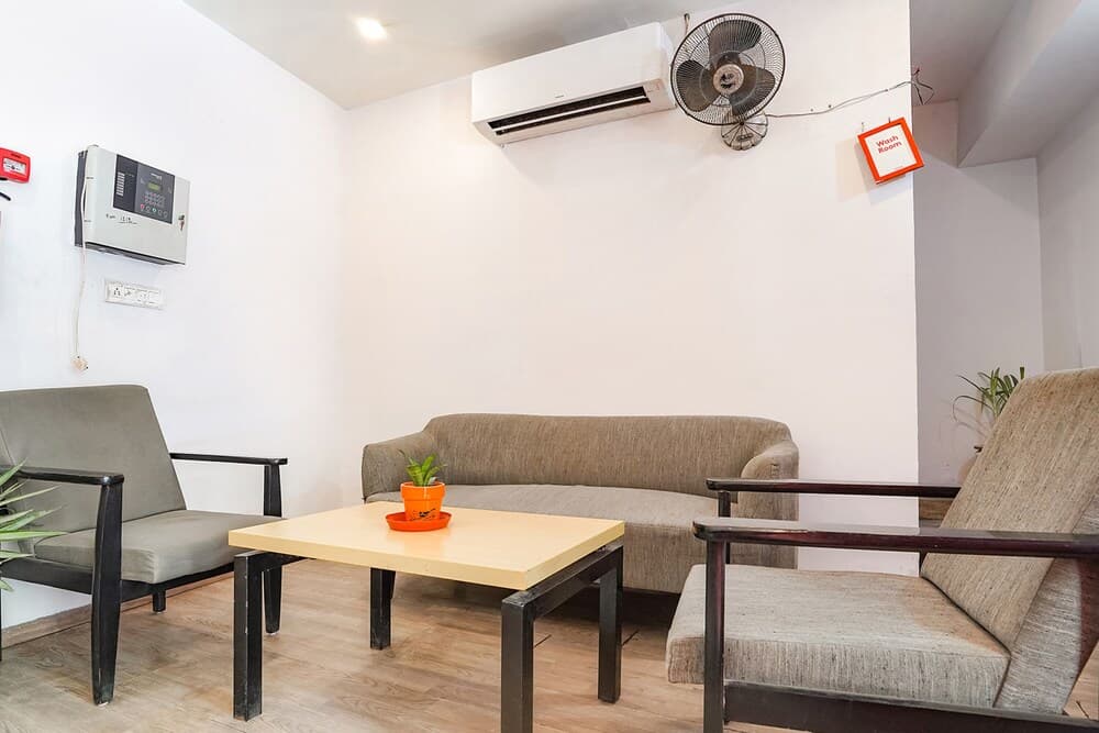 Fabhotel Santosh Palace