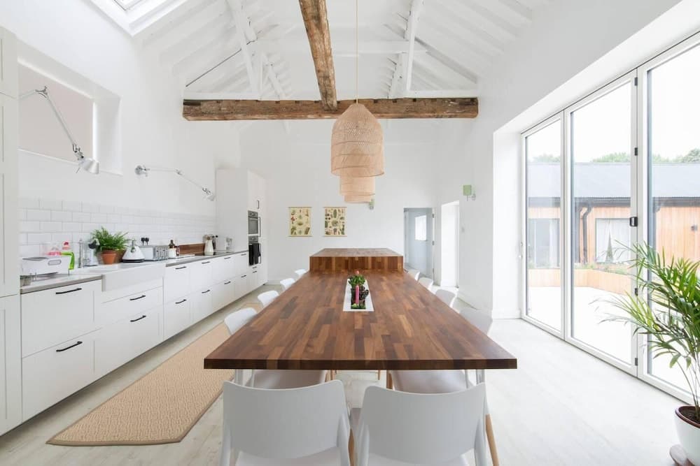 Simple Coastal Luxury Near Southwold Sleeps 10