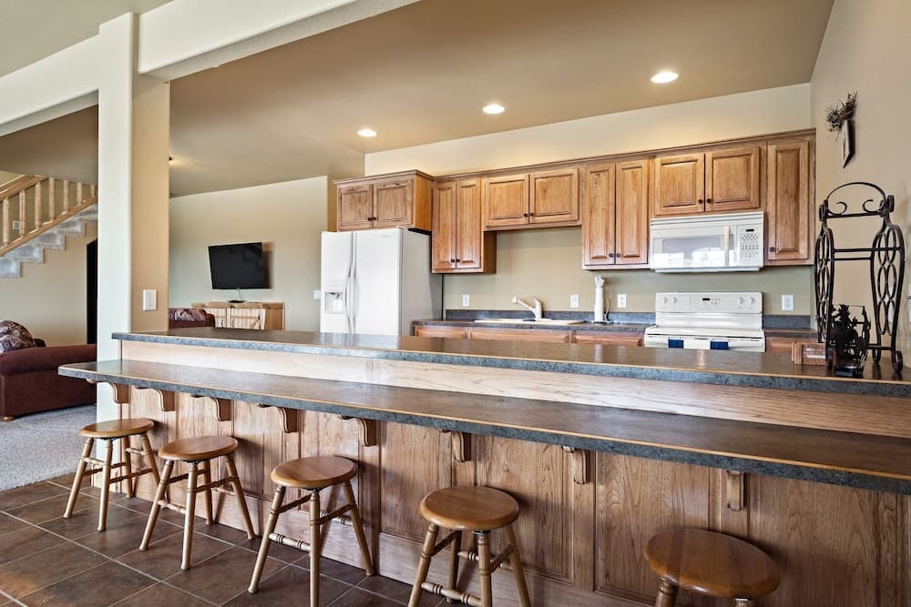 Vista Lodge 7 Bedroom Villa with Jacuzzi