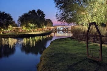 Al Marmoom Oasis Camping & Experiences