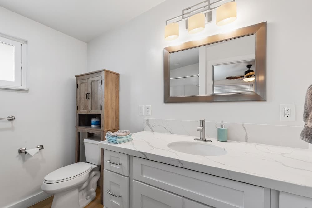 Extra Large Studio Sleeps 7 w Sofa Bed