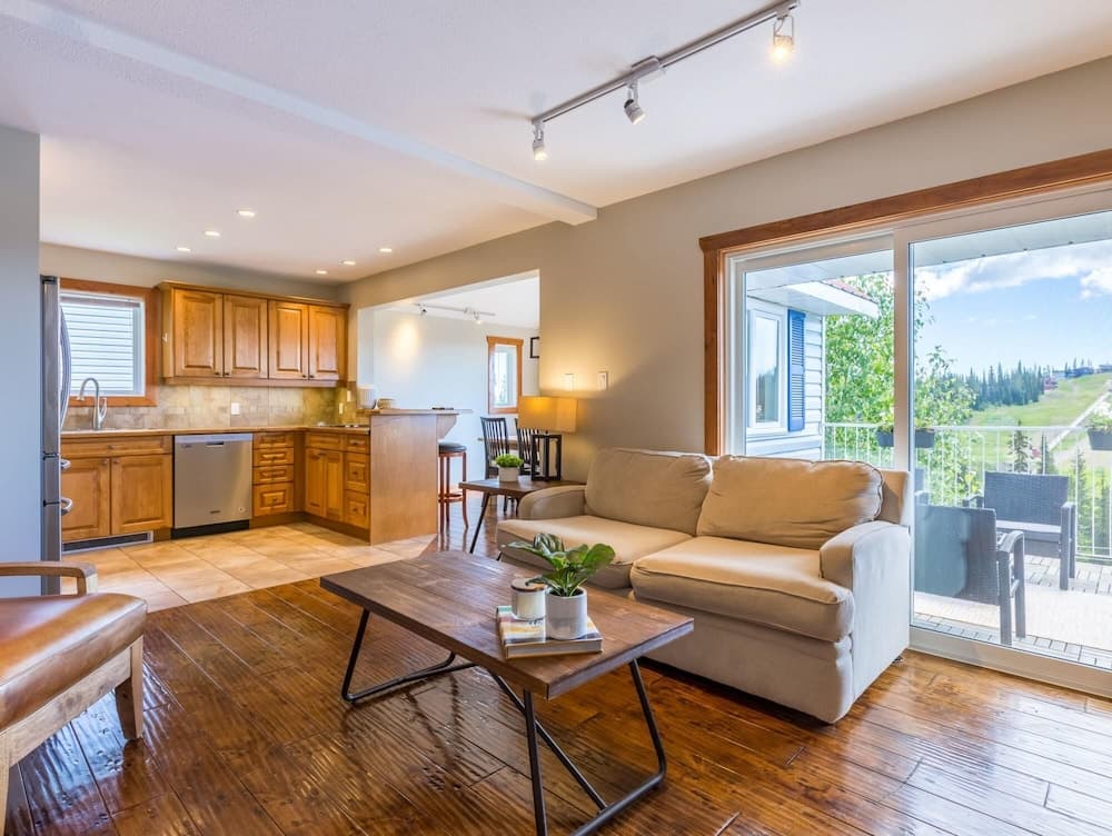 The Summit No Service Fees Hottub Patio BBQ