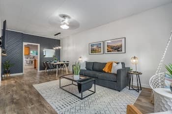 Raptor Retreat No Service Fees Backyard BBQ