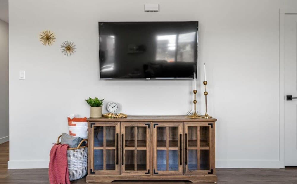 Castle View No Service Fees Kitchen 55 TV