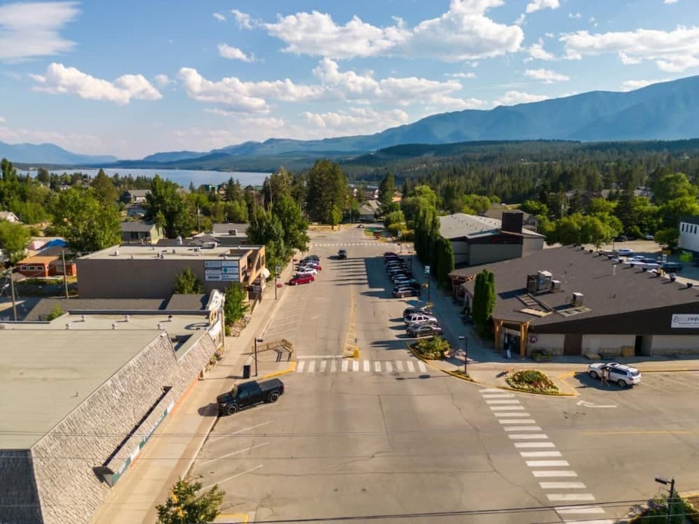 The Grizzly House No Service Fees Patio BBQ