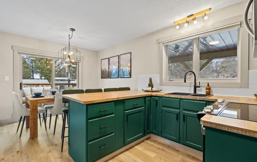 Evergreen Escape No Service Fees Fireplace