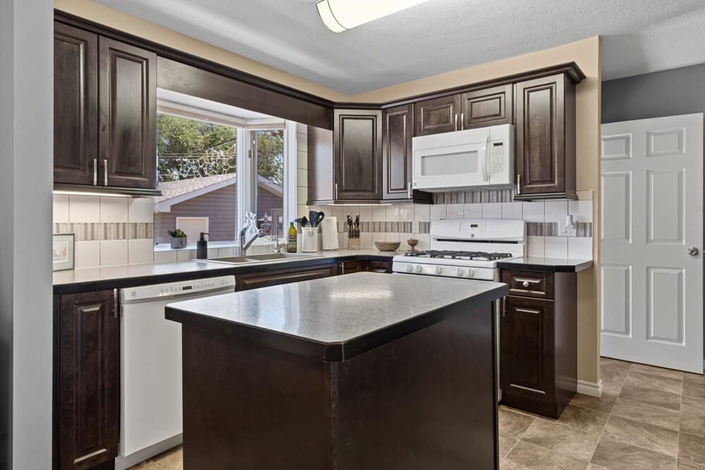 Bahama Breeze No Service Fees Hot Tub Pool