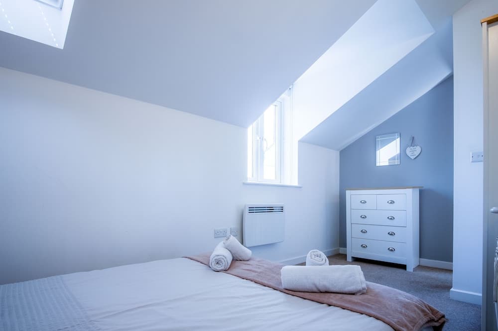 Sunflower Apartment - 2 Bed Apartment - Redberth