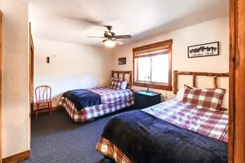 Cozy Grand Lake Mountain View Cabin