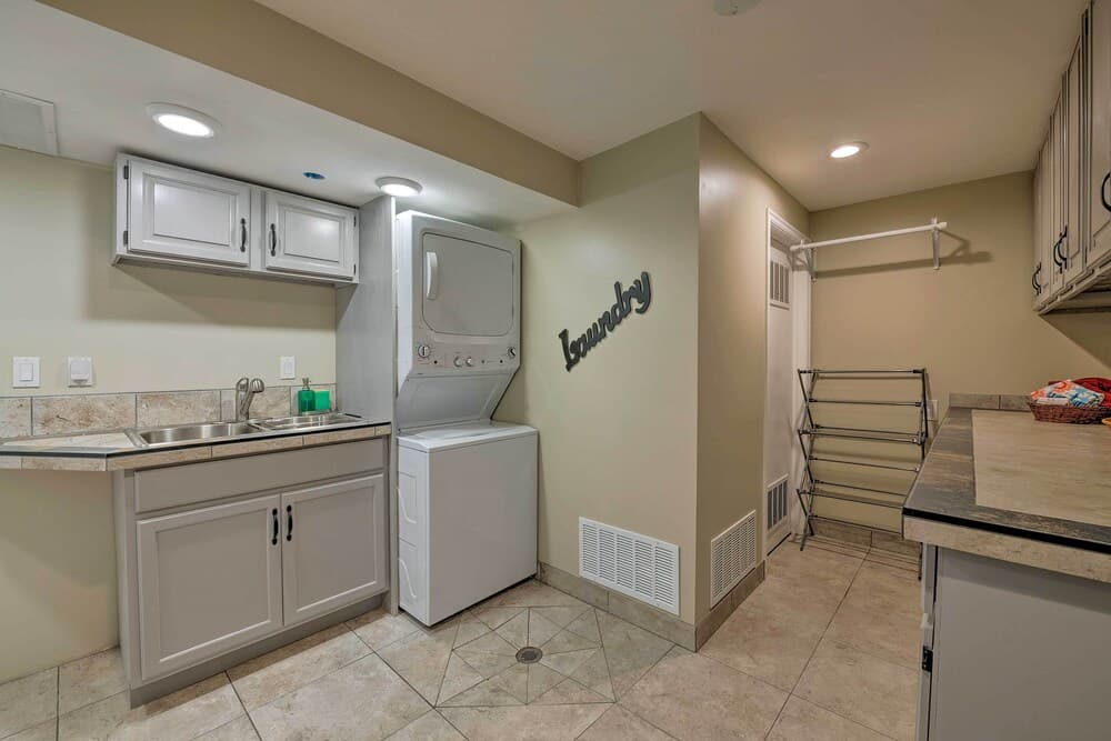 Roomy Salt Lake City Apt With Movie/game Room