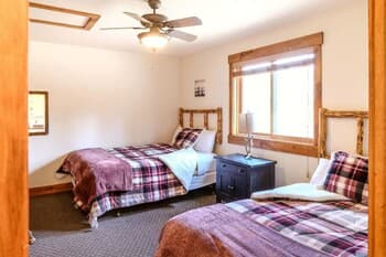 Private & Serene Lake Getaway Retreat